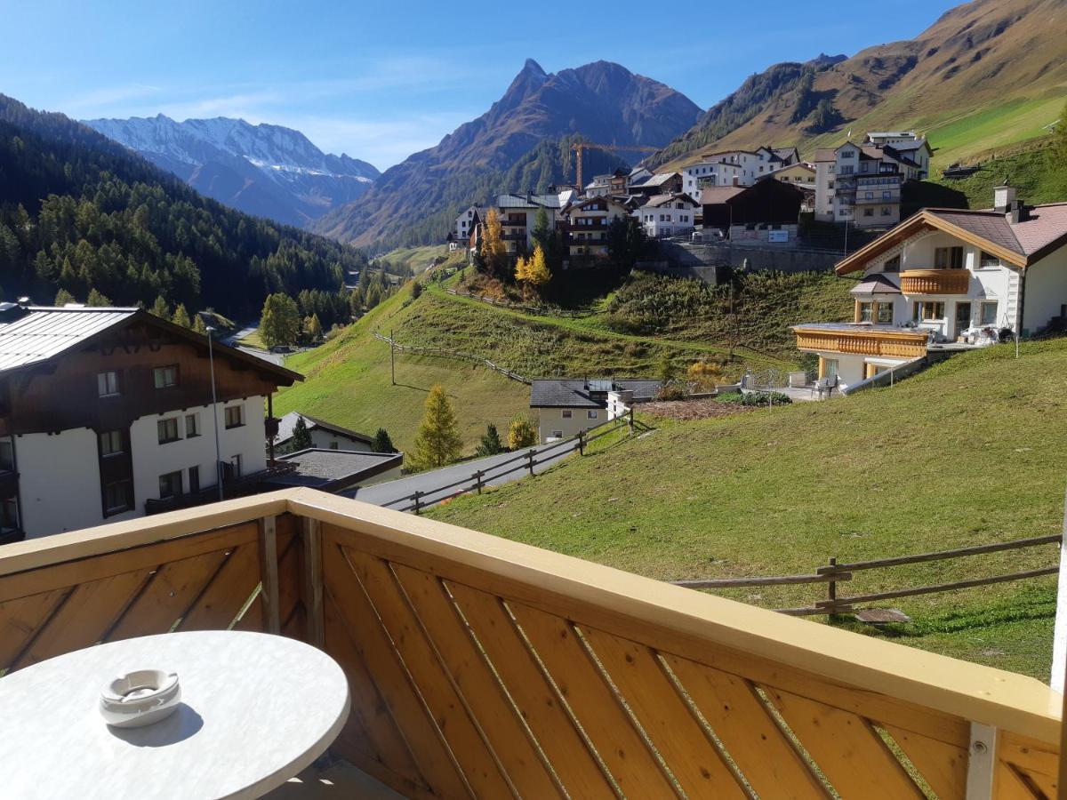 Appartements Garni Alpin Live Samnaun Exterior photo