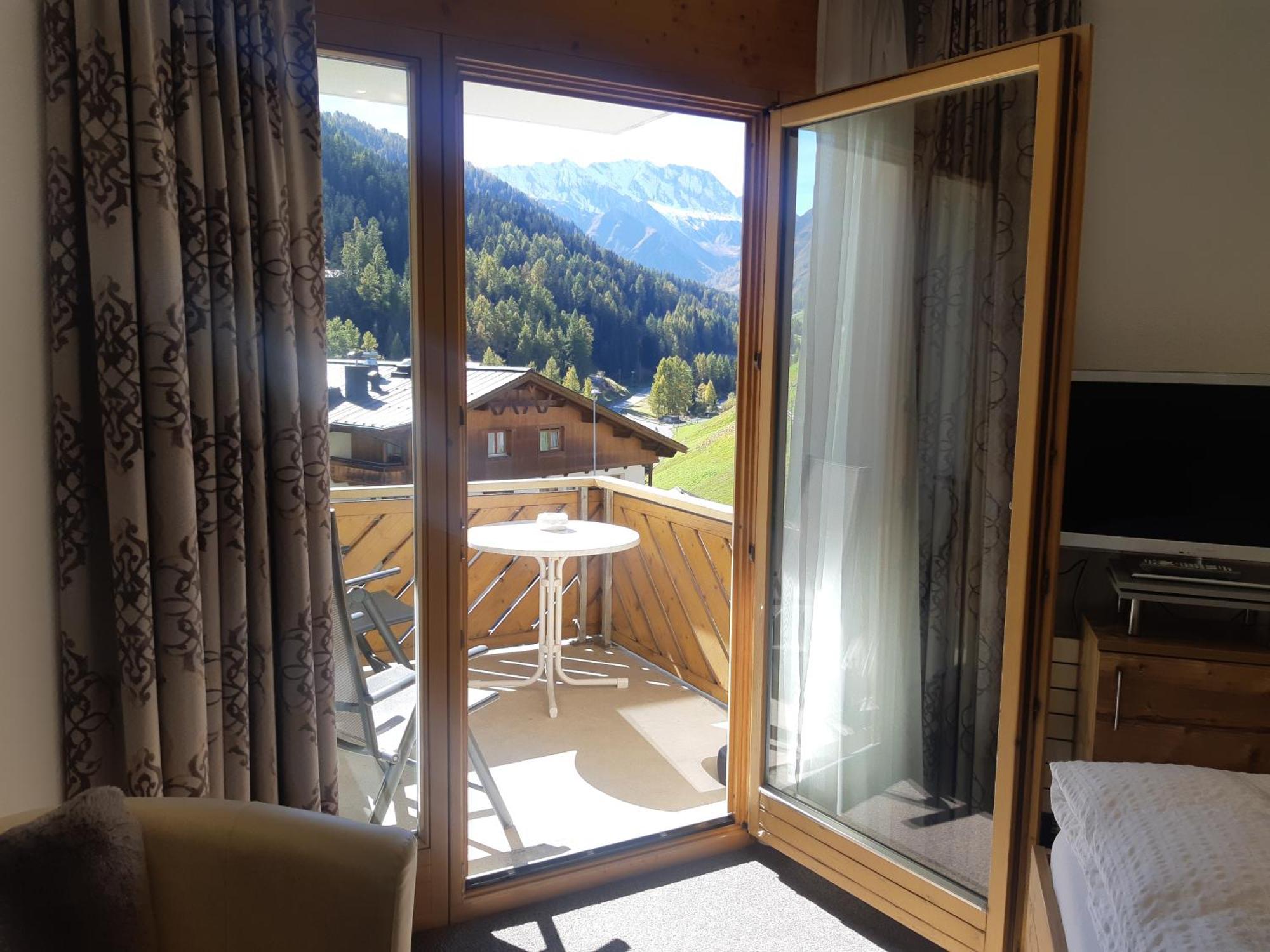 Appartements Garni Alpin Live Samnaun Room photo