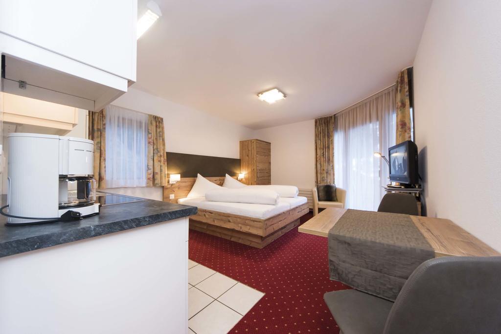 Appartements Garni Alpin Live Samnaun Exterior photo