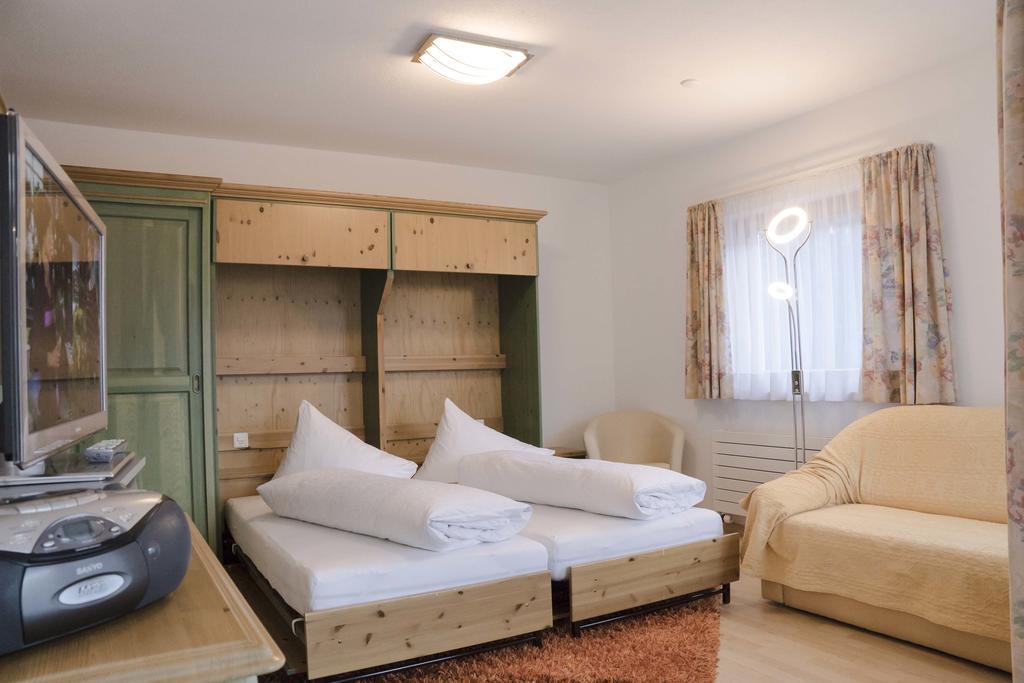 Appartements Garni Alpin Live Samnaun Exterior photo