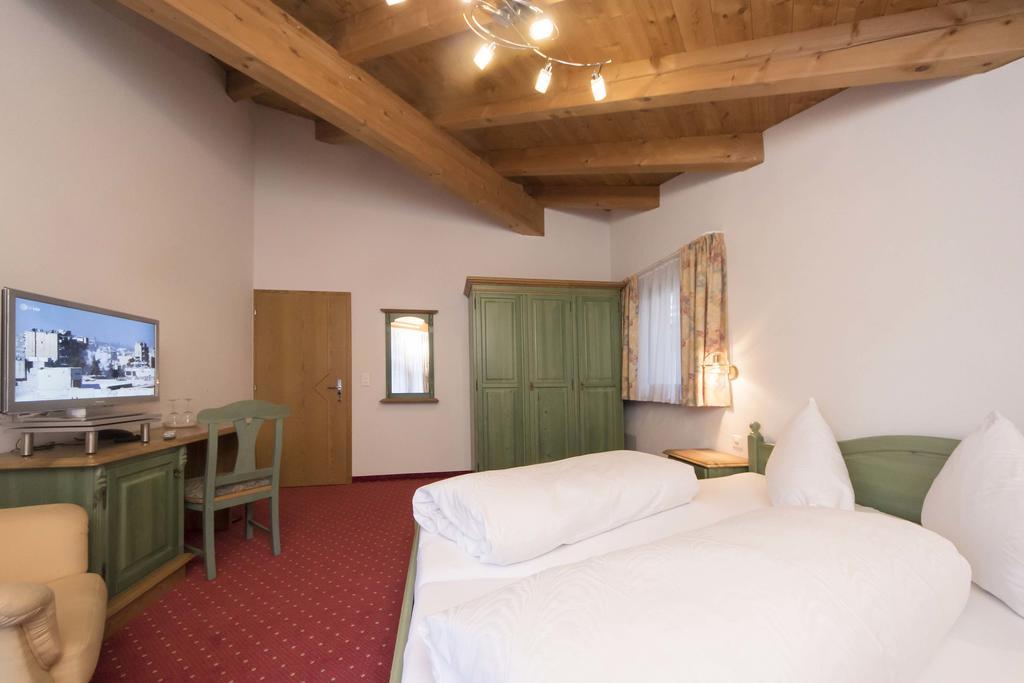 Appartements Garni Alpin Live Samnaun Exterior photo