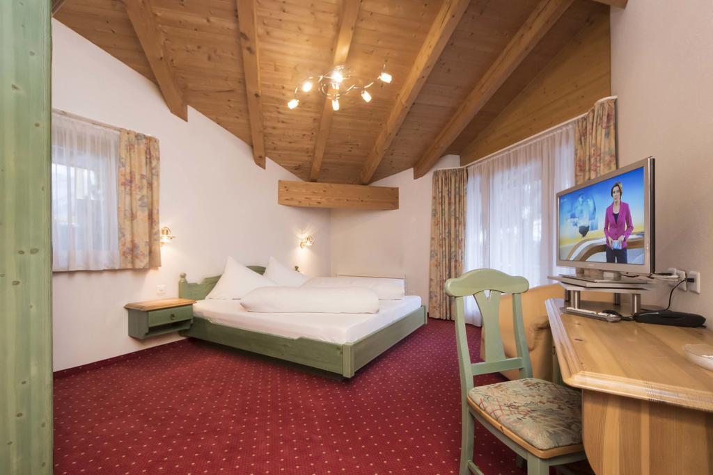 Appartements Garni Alpin Live Samnaun Exterior photo
