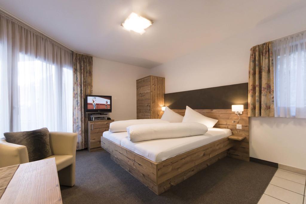 Appartements Garni Alpin Live Samnaun Exterior photo