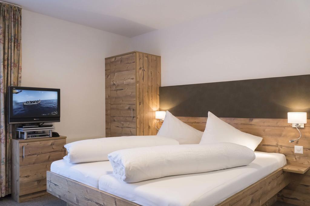 Appartements Garni Alpin Live Samnaun Exterior photo