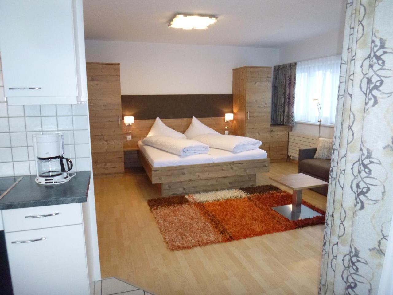 Appartements Garni Alpin Live Samnaun Exterior photo